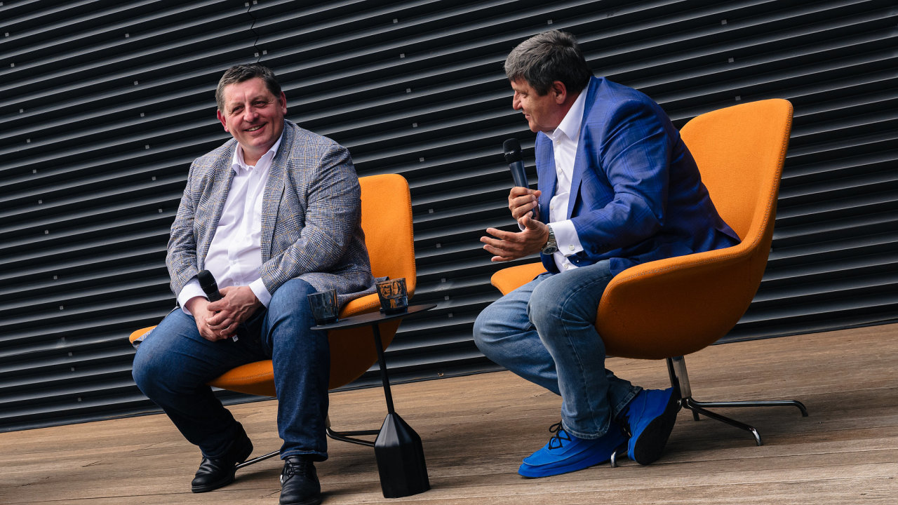 Michal Stachník (Microsoft) a Richard Kaucký (Software602) během debaty na střeše Microsoftu